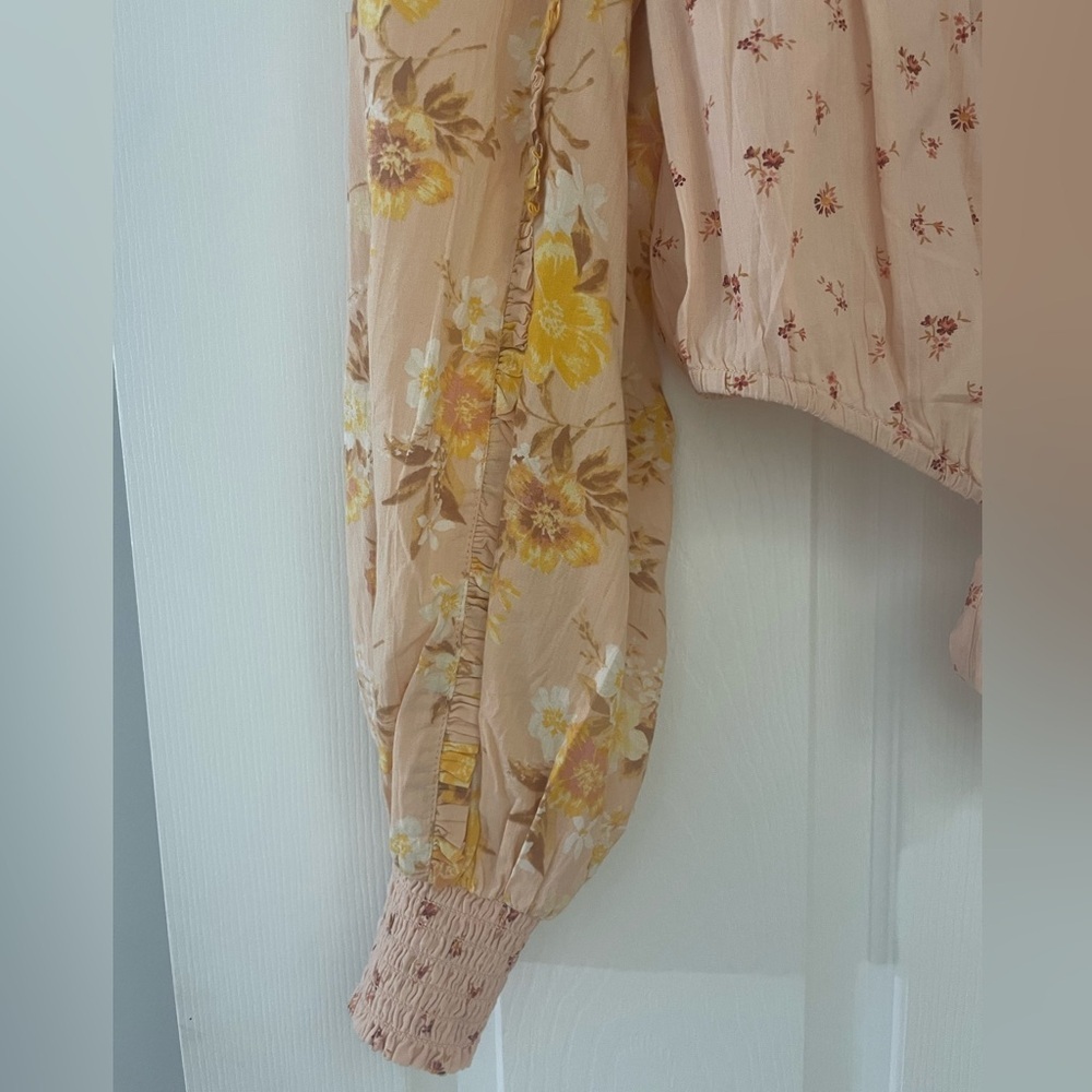 American Eagle Outfitters Floral Blouse in Beige and Yellow - Picture 3 of 7